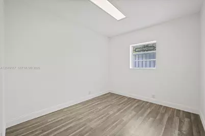 1888 NW 7th St, Miami, FL 33125 - Photo 18