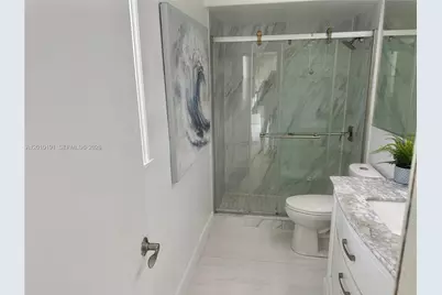 1800 Collins Ave #5D, Miami Beach, FL 33139 - Photo 6