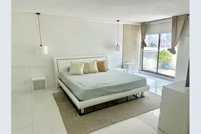 1800 Collins Ave #5D, Miami Beach, FL 33139 - Photo 2