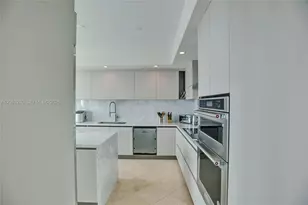 10101 Collins Ave, Bal Harbour, FL 33154 - Photo 16