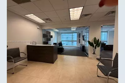175 SW 7th St #1605, Miami, FL 33130 - Photo 2