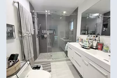 7560 NW 173rd Ln, Hialeah, FL 33015 - Photo 18
