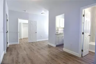 1142 SW 4th St, Miami, FL 33130 - Photo 1