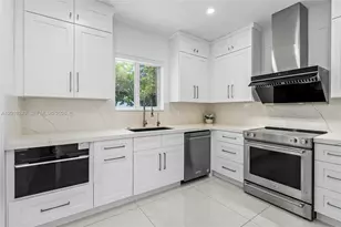 7800 SW 57th Ct, South Miami, FL 33143 - Photo 2