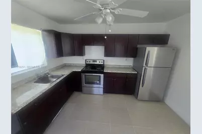 1149 NW 76th St #1149, Miami, FL 33150 - Photo 2