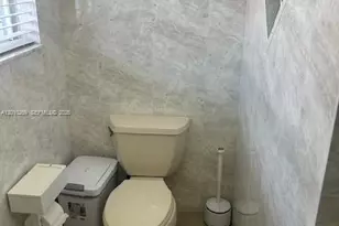 9540 SW 68th St, Miami, FL 33173 - Photo 24