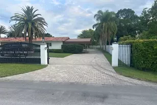9540 SW 68th St, Miami, FL 33173 - Photo 4