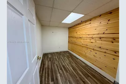 7500 NW 25th St #245, Miami, FL 33122 - Photo 4