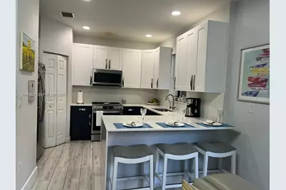 17548 SW 153rd Ct, Miami, FL 33187 - Photo 6