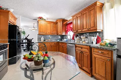 12113 NW 33rd St, Sunrise, FL 33323 - Photo 8
