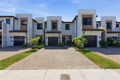 20572 NE 5th Pl, Miami, FL 33179 - Photo 2