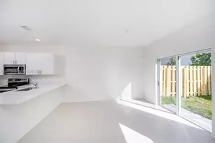 2642 SE 10th St, Homestead, FL 33035 - Photo 12