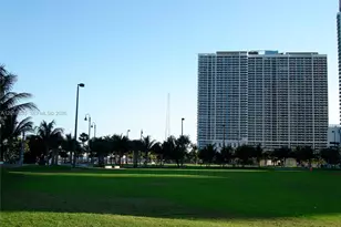 1717 N Bayshore Dr, Miami, FL 33132 - Photo 20