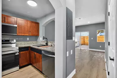7995 NW 8th St #100C, Miami, FL 33126 - Photo 4