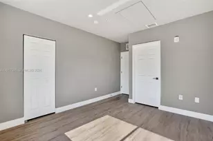 7995 NW 8th St, Miami, FL 33126 - Photo 18
