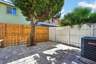 7995 NW 8th St, Miami, FL 33126 - Photo 10