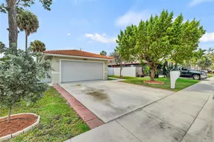 2762 NW 9th Ct, Fort Lauderdale, FL 33311 - Photo 2