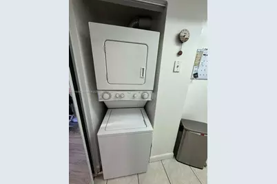 8261 NW 8th St #423, Miami, FL 33126 - Photo 12