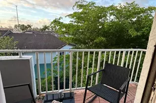 8261 NW 8th St, Miami, FL 33126 - Photo 4