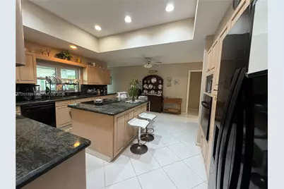 404 NW 112th Ave, Coral Springs, FL 33071 - Photo 10