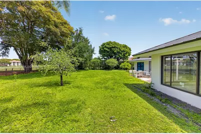 712 Pine Lake Dr, Delray Beach, FL 33445 - Photo 14