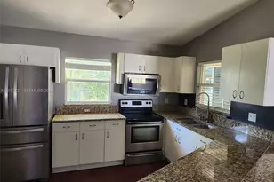 316 NE 7th St, Cape Coral, FL 33909 - Photo 12
