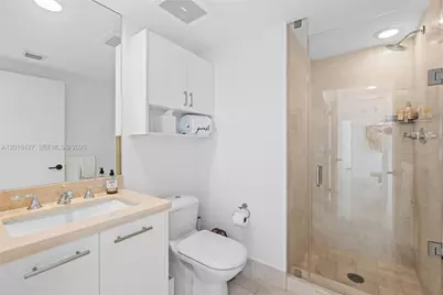6801 Collins #1215, Miami Beach, FL 33141 - Photo 12