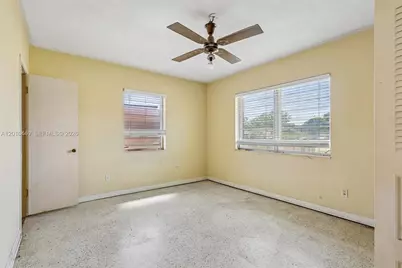 921 NE 159th St, North Miami Beach, FL 33162 - Photo 20