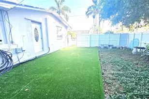 690 SW 120th Ave, Miami, FL 33184 - Photo 8
