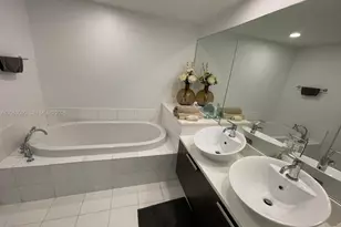 2950 NE 188th St, Aventura, FL 33180 - Photo 12