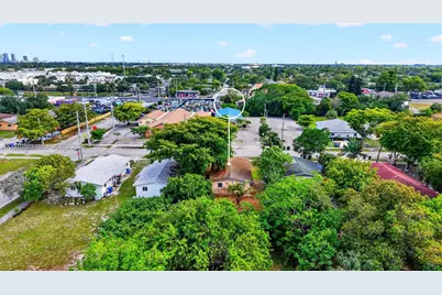 2437 NW 20th St, Fort Lauderdale, FL 33311 - Photo 48