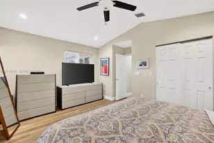 1581 Yellowheart Way, Hollywood, FL 33019 - Photo 26