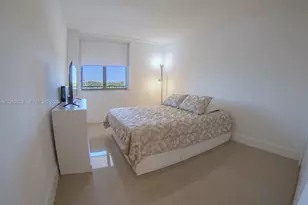 20100 W Country Club Dr, Aventura, FL 33180 - Photo 12