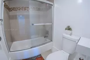 20100 W Country Club Dr, Aventura, FL 33180 - Photo 16