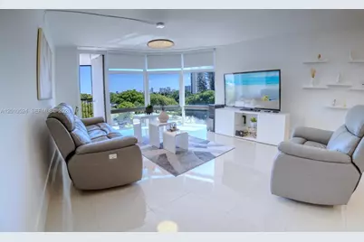 20100 W Country Club Dr #504, Aventura, FL 33180 - Photo 4