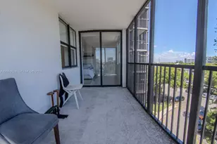 20100 W Country Club Dr, Aventura, FL 33180 - Photo 20