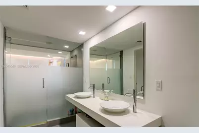 92 SW 3rd St #2410, Miami, FL 33130 - Photo 6