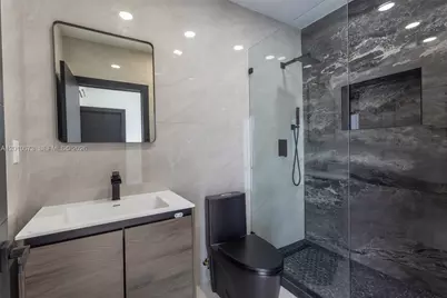 571 NW 152nd St #Back, Miami, FL 33169 - Photo 10