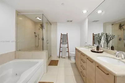 50 Biscayne Blvd #2911, Miami, FL 33132 - Photo 12