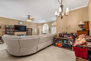 3090 SE 7th Pl, Homestead, FL 33033 - Photo 10