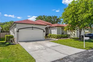 3090 SE 7th Pl, Homestead, FL 33033 - Photo 2