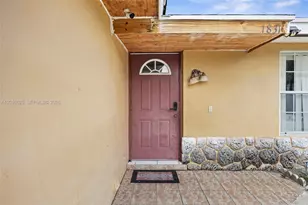 1831 Hiltonia Cir, West Palm Beach, FL 33407 - Photo 4
