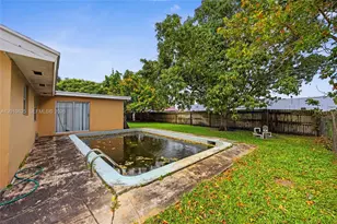 1831 Hiltonia Cir, West Palm Beach, FL 33407 - Photo 40