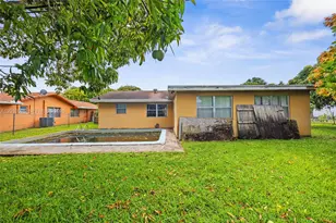 1831 Hiltonia Cir, West Palm Beach, FL 33407 - Photo 38
