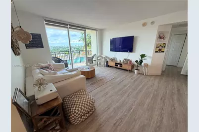 3232 SW 22nd Ter #910, Miami, FL 33145 - Photo 2