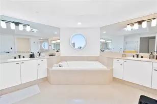 7000 Island Blvd, Aventura, FL 33160 - Photo 10