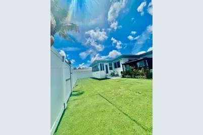 15925 NE 18th Ave, North Miami Beach, FL 33162 - Photo 18