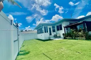 15925 NE 18th Ave, North Miami Beach, FL 33162 - Photo 18