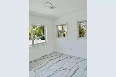 15925 NE 18th Ave, North Miami Beach, FL 33162 - Photo 20