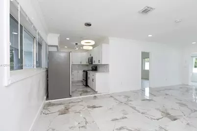15925 NE 18th Ave, North Miami Beach, FL 33162 - Photo 22